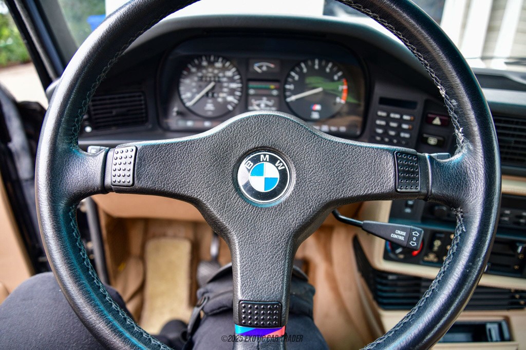 BMW-M5-1988-Sedan-20