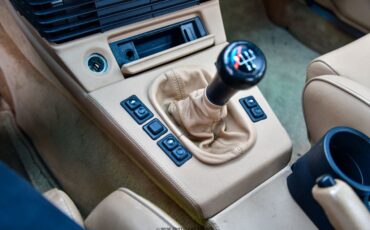 BMW-M5-1988-Sedan-23