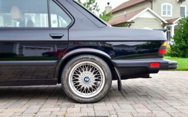 BMW-M5-1988-Sedan-4