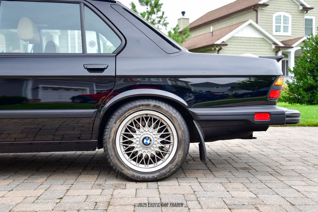 BMW-M5-1988-Sedan-4