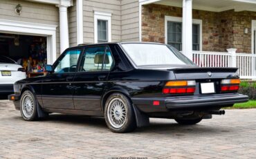 BMW-M5-1988-Sedan-5