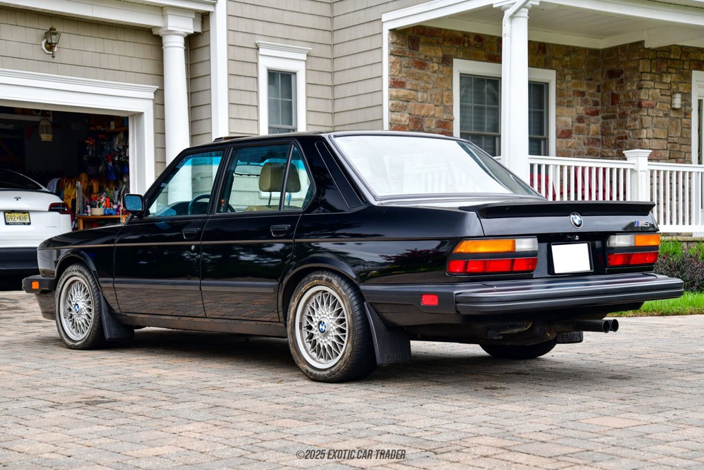 BMW-M5-1988-Sedan-5