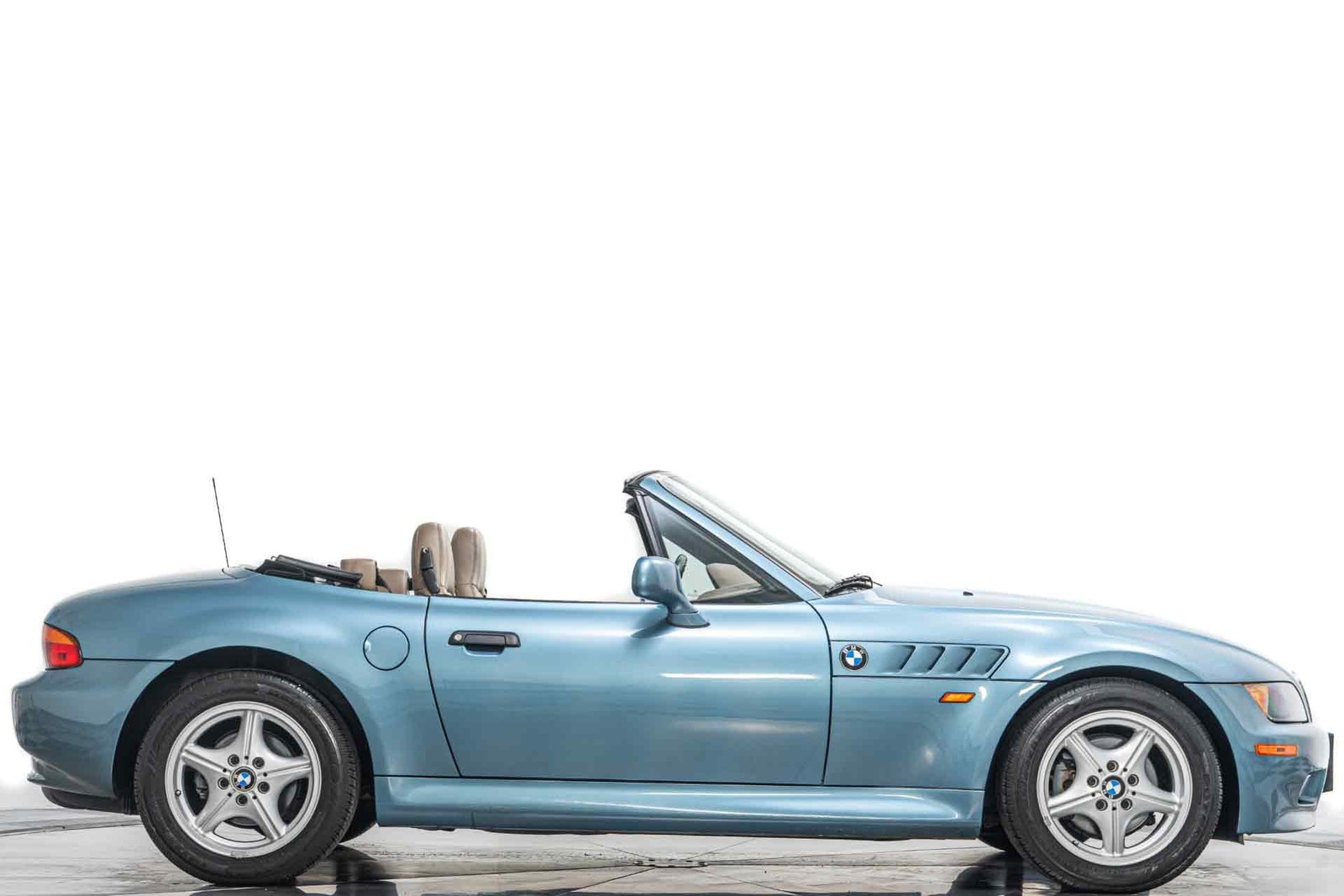 BMW-Z3-1996-Convertible-1