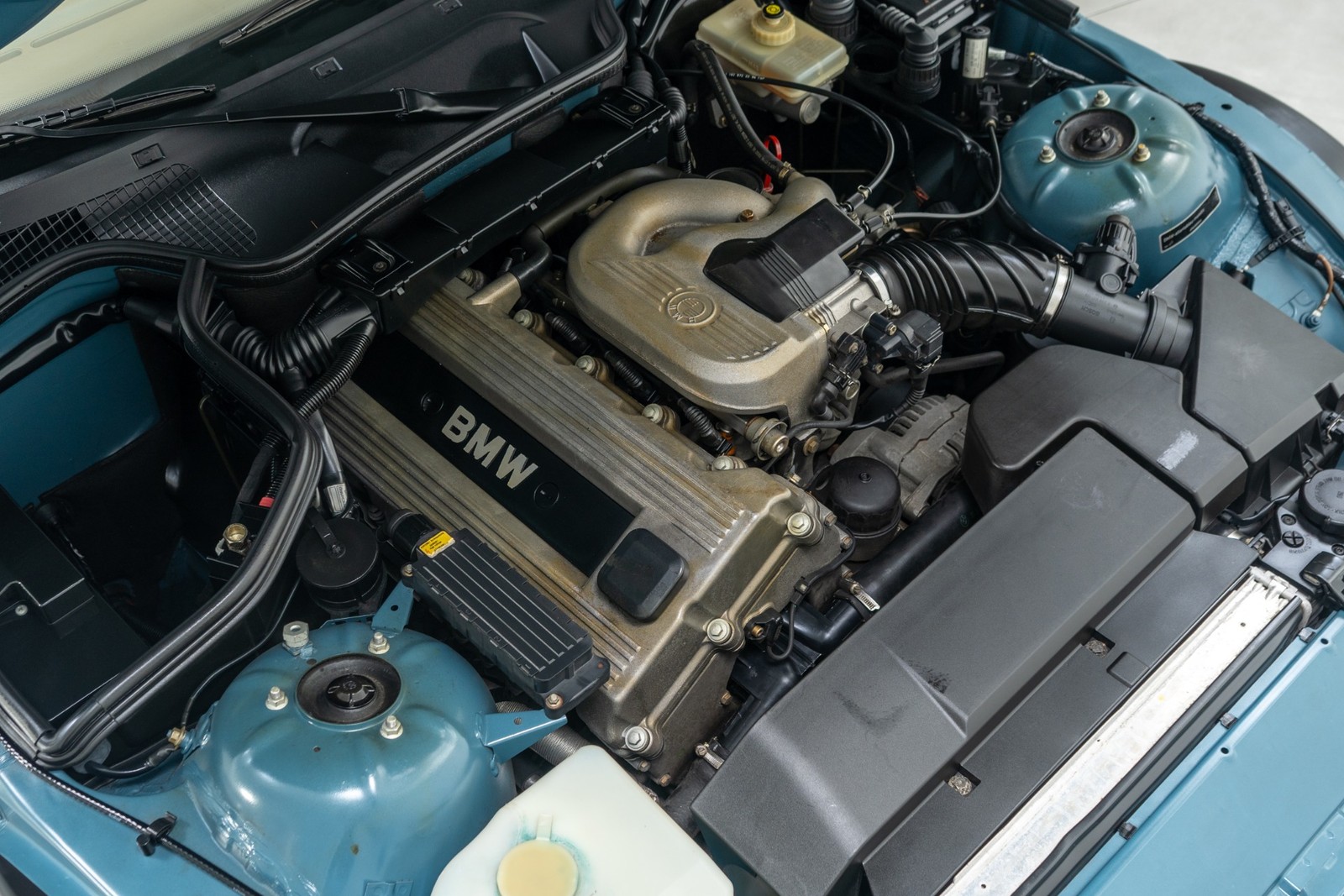 BMW-Z3-1996-Convertible-11