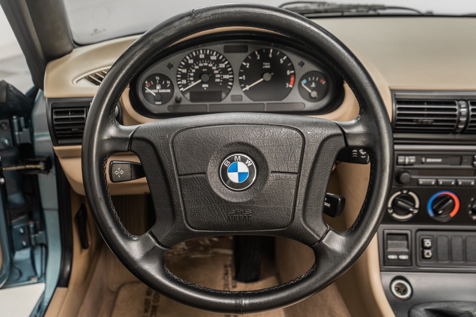 BMW-Z3-1996-Convertible-14