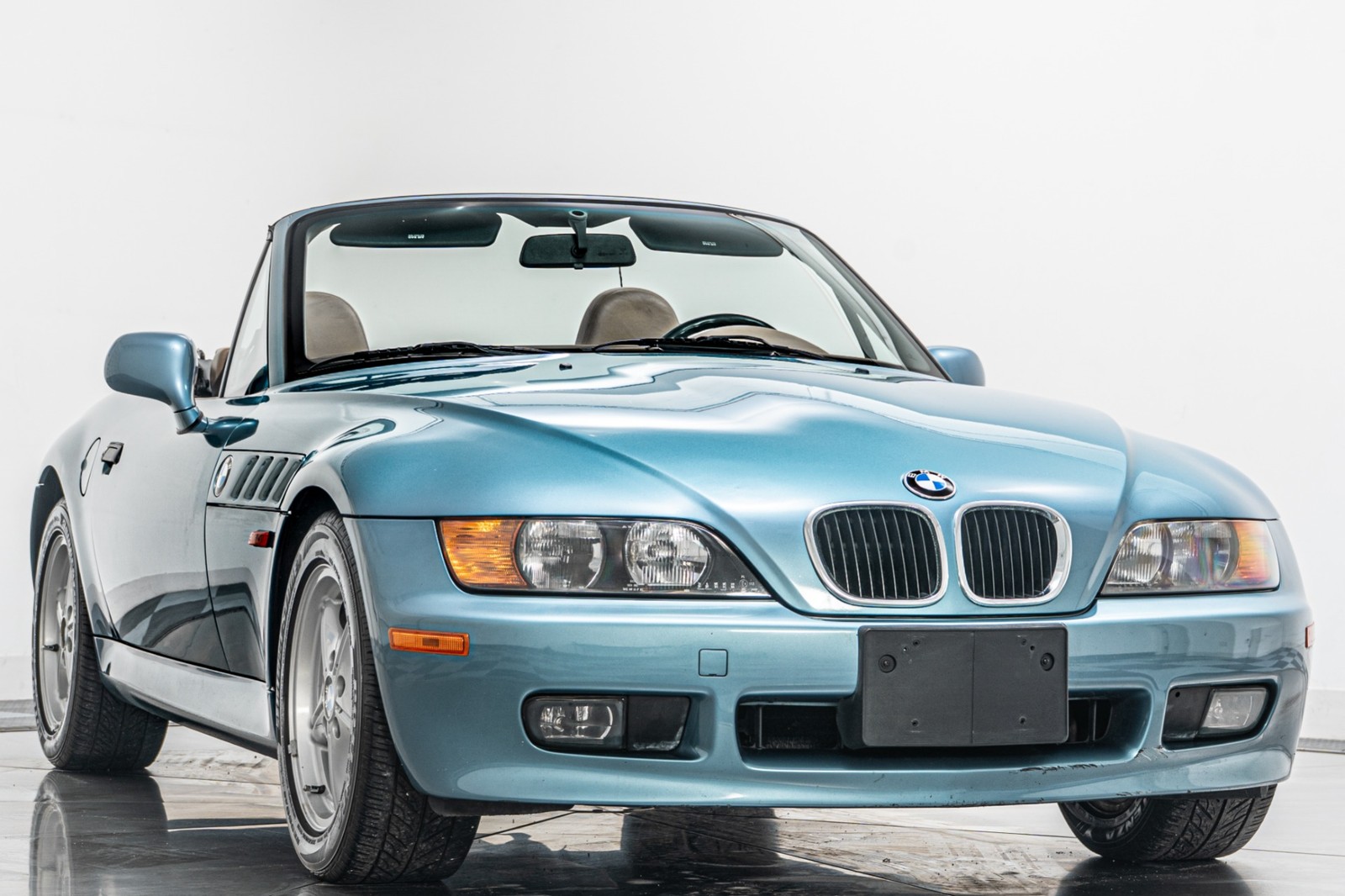 BMW-Z3-1996-Convertible-2
