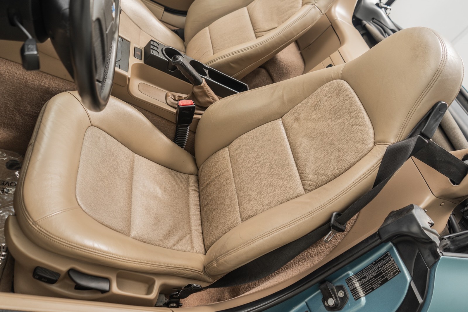 BMW-Z3-1996-Convertible-25
