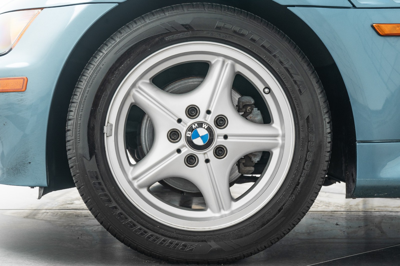 BMW-Z3-1996-Convertible-9