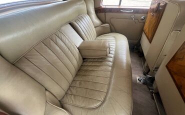 Bentley-1964-132