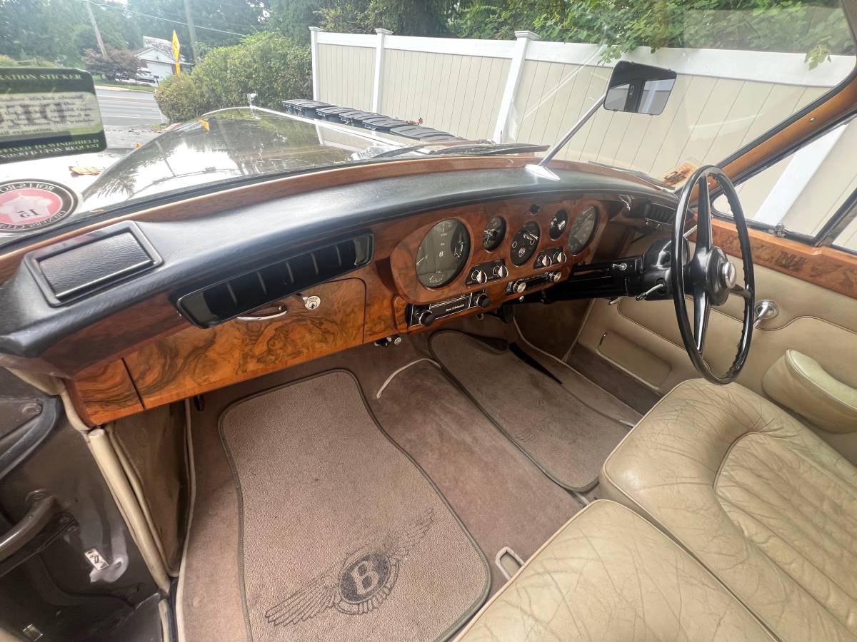 Bentley-1964-89