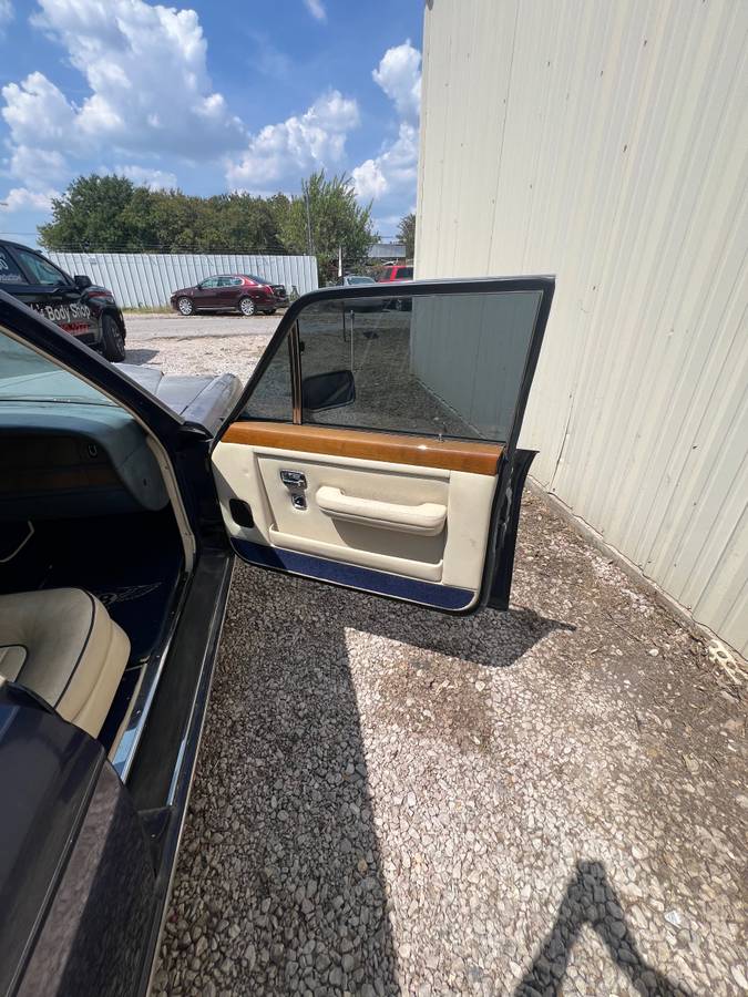 Bentley-1987-30