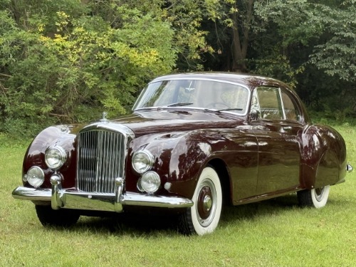 Bentley-R-type-1953-Burgundy-Tan
