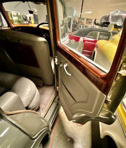 Bentley-Saloon-1952-Gray-10