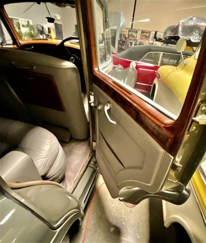 Bentley-Saloon-1952-Gray-20