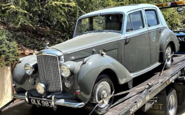 Bentley-Saloon-1952-Gray