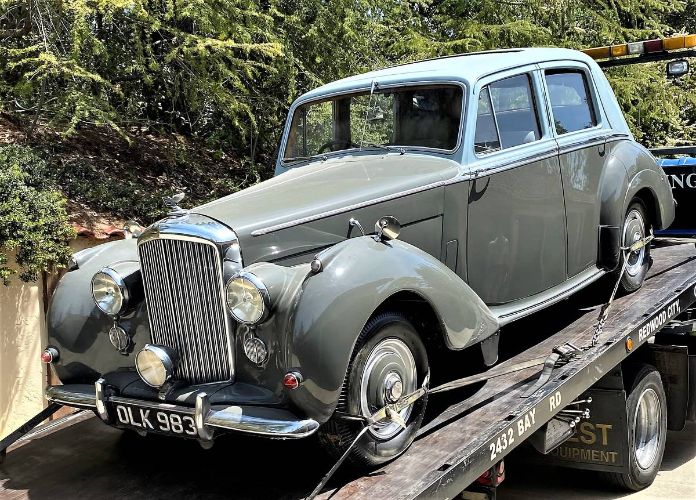 Bentley-Saloon-1952-Gray