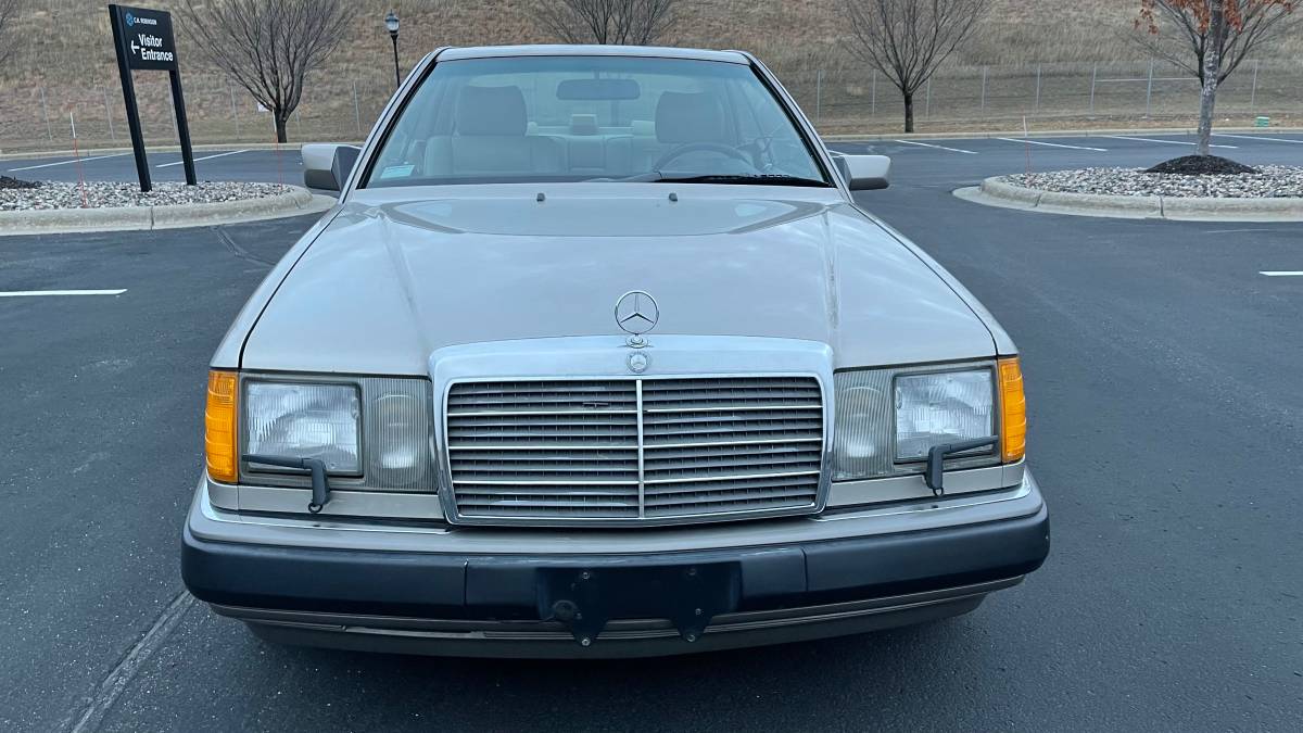Benz-300ce-1991-brown-2