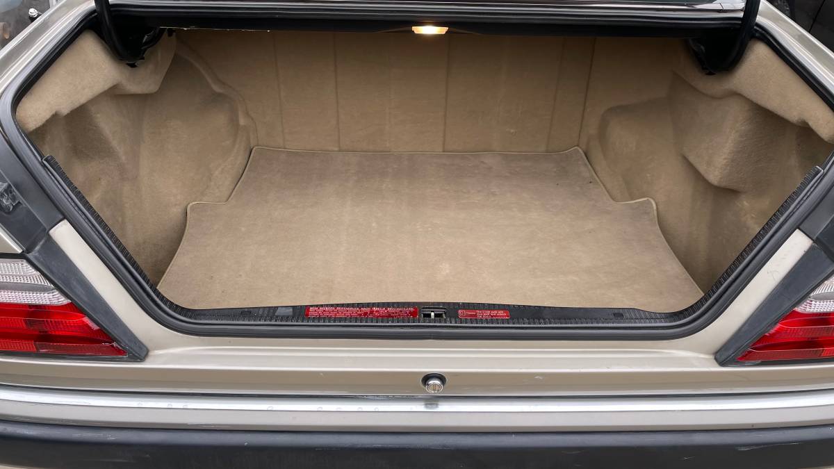 Benz-300ce-1991-brown-21