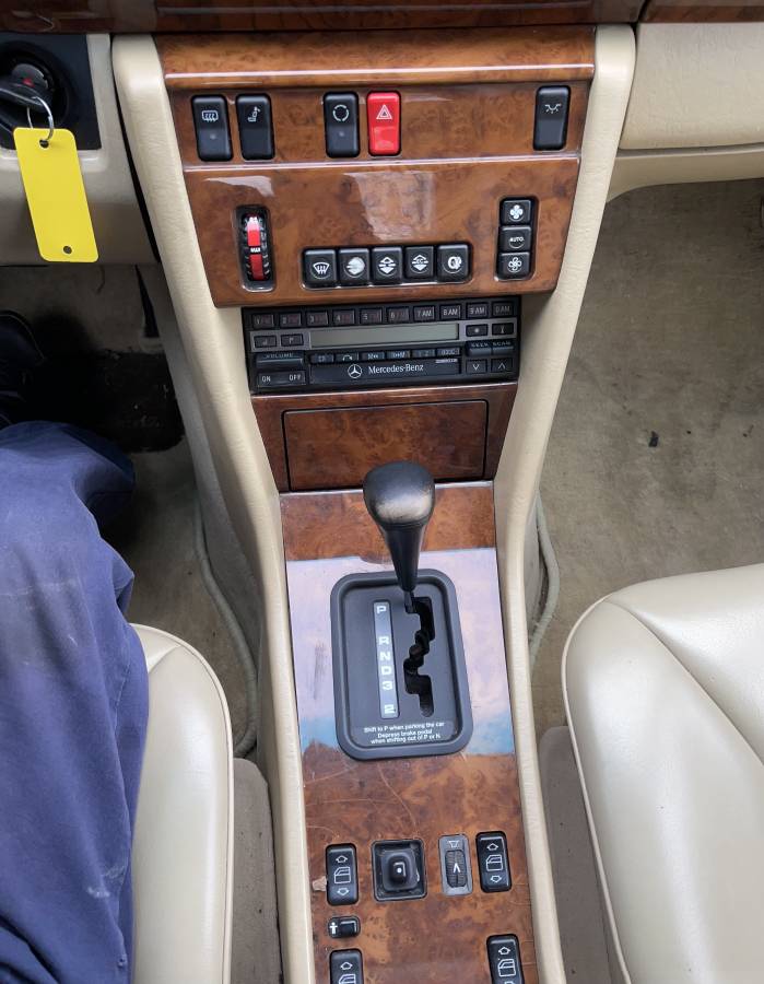Benz-300ce-1991-brown-23