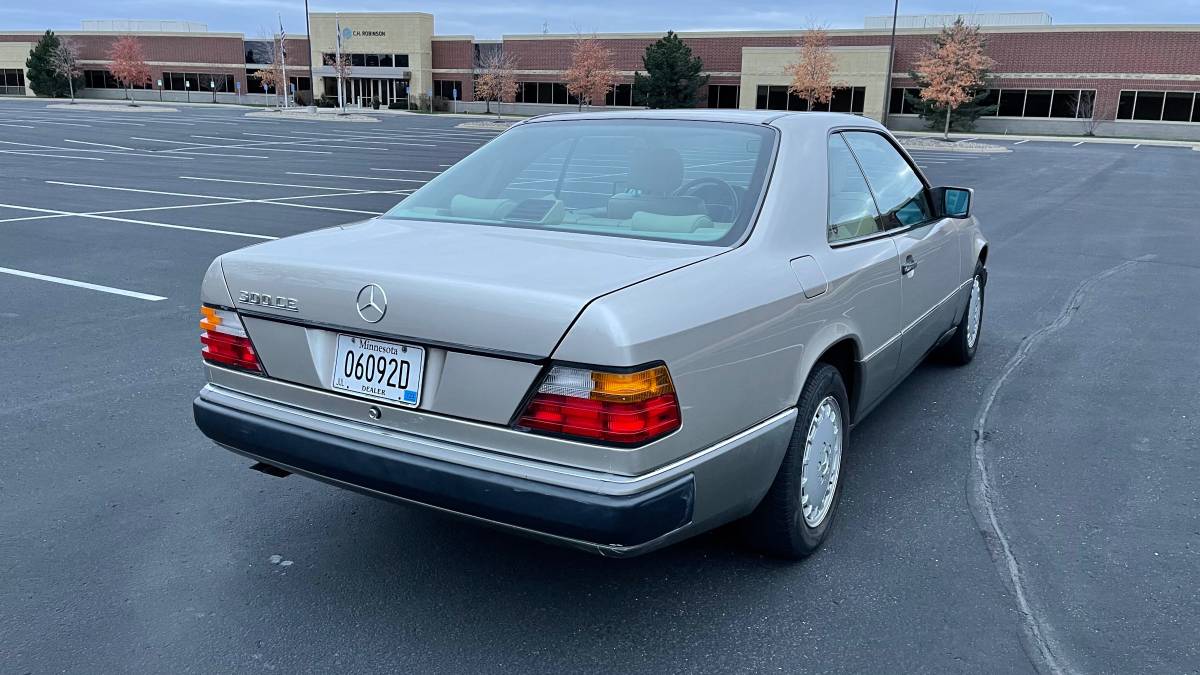Benz-300ce-1991-brown-7