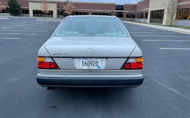 Benz-300ce-1991-brown-8
