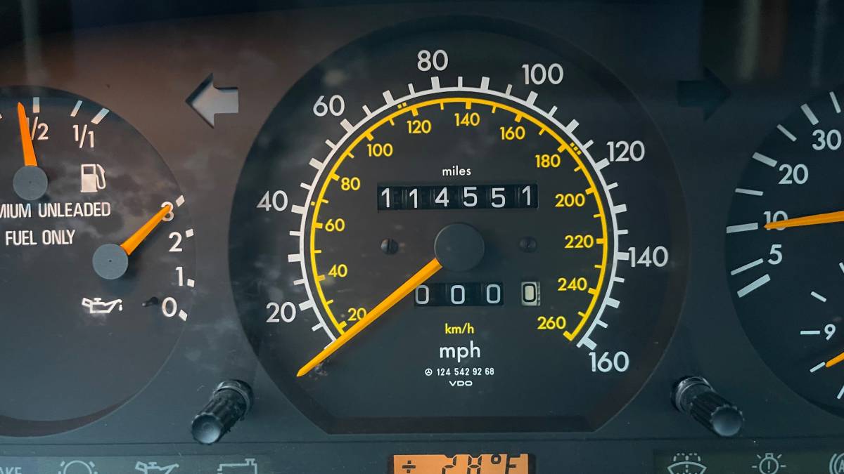 Benz-300ce-1991-brown-9