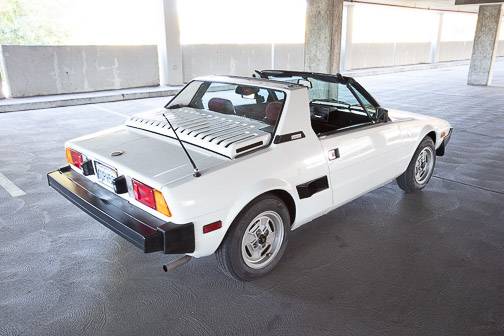 Bertone-x19-1987-white-6