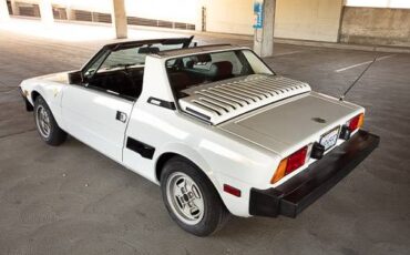 Bertone-x19-1987-white-9