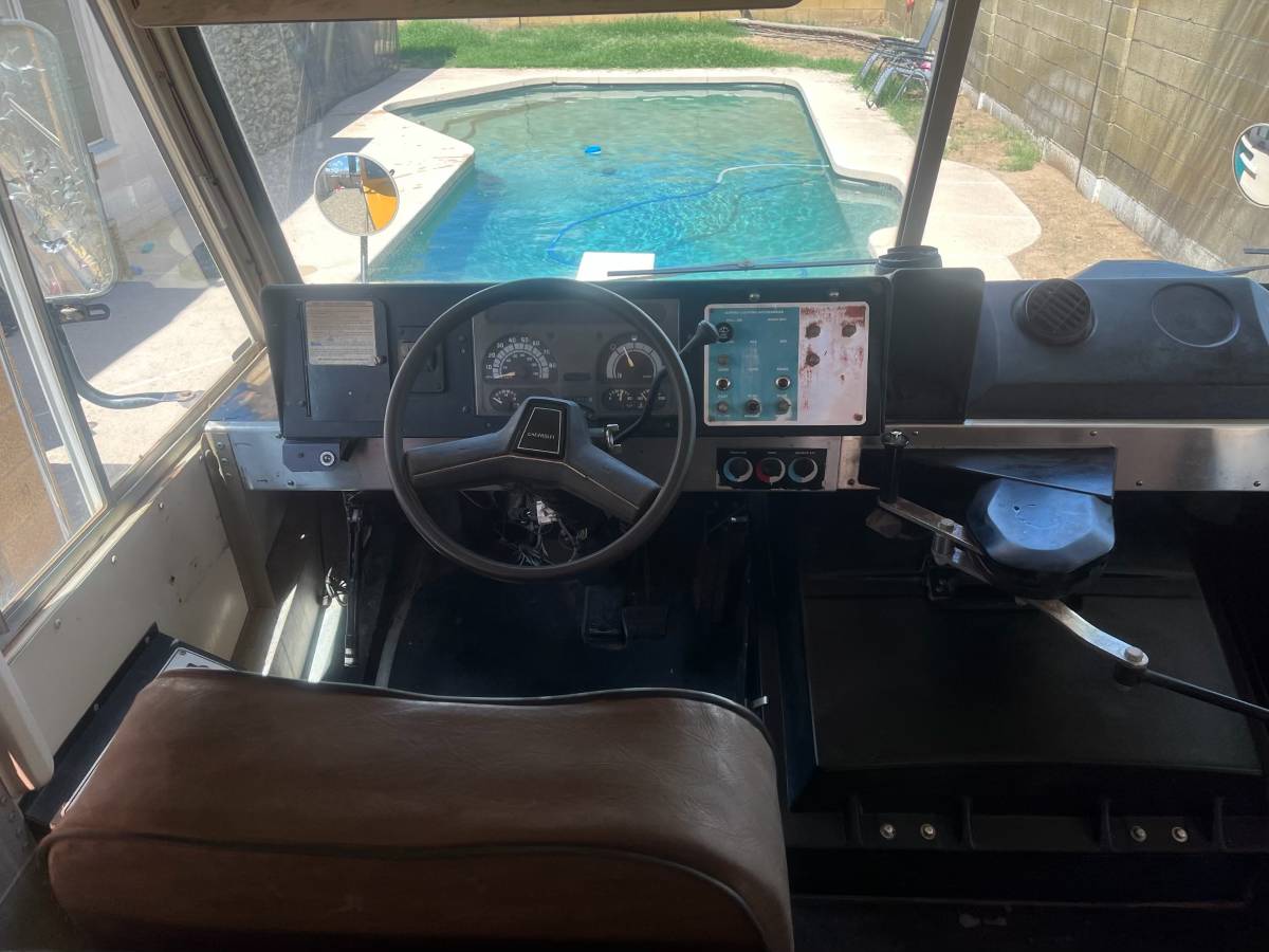 Blue-bird-school-bus-diesel-1992-yellow-11