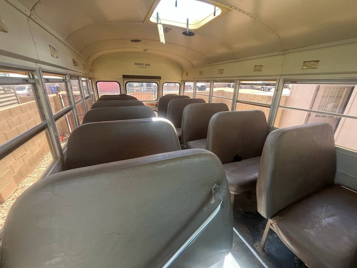 Blue-bird-school-bus-diesel-1992-yellow-14