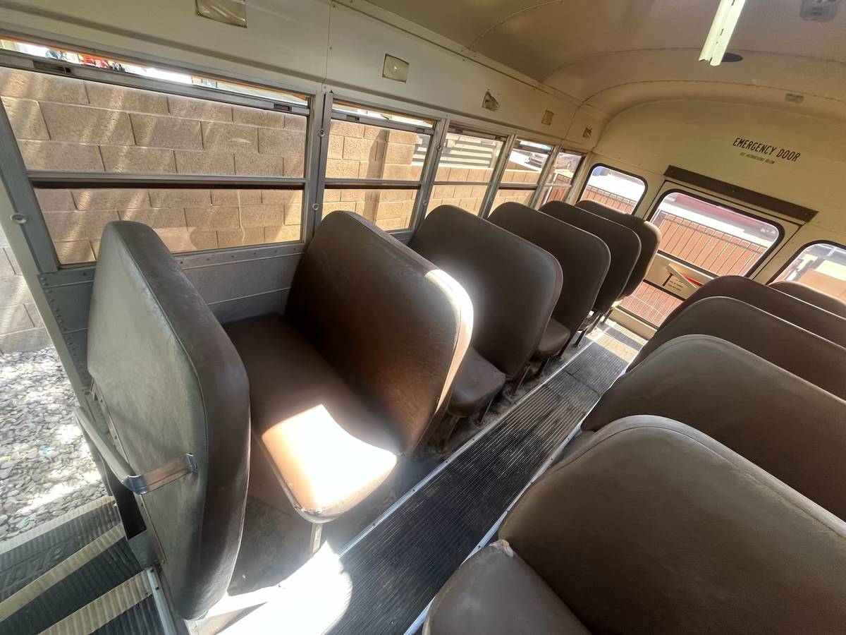Blue-bird-school-bus-diesel-1992-yellow-15