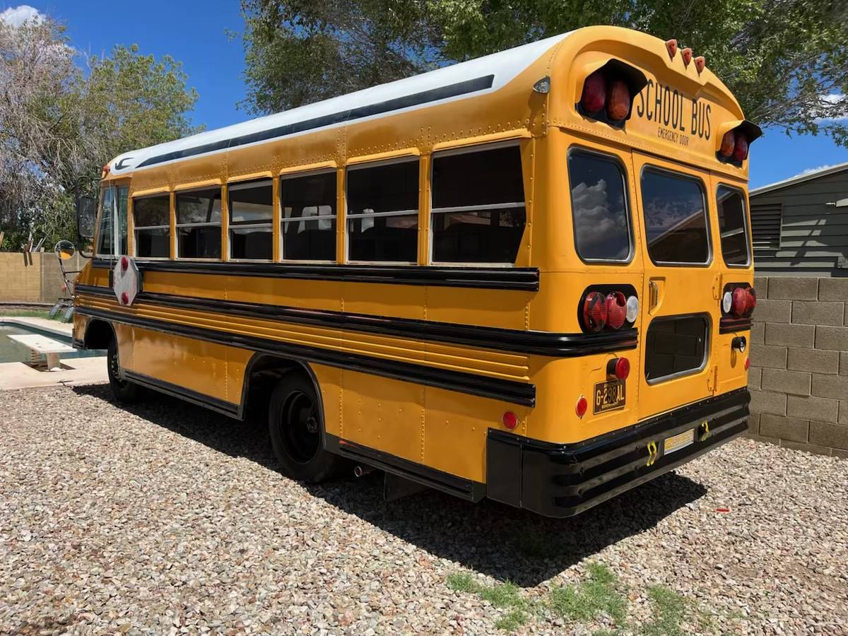 Blue-bird-school-bus-diesel-1992-yellow-3