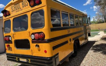 Blue-bird-school-bus-diesel-1992-yellow-4