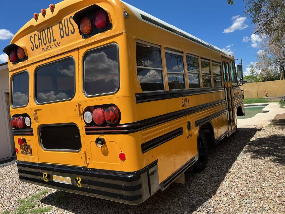 Blue-bird-school-bus-diesel-1992-yellow-4
