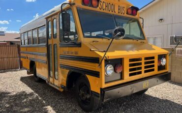 Blue-bird-school-bus-diesel-1992-yellow