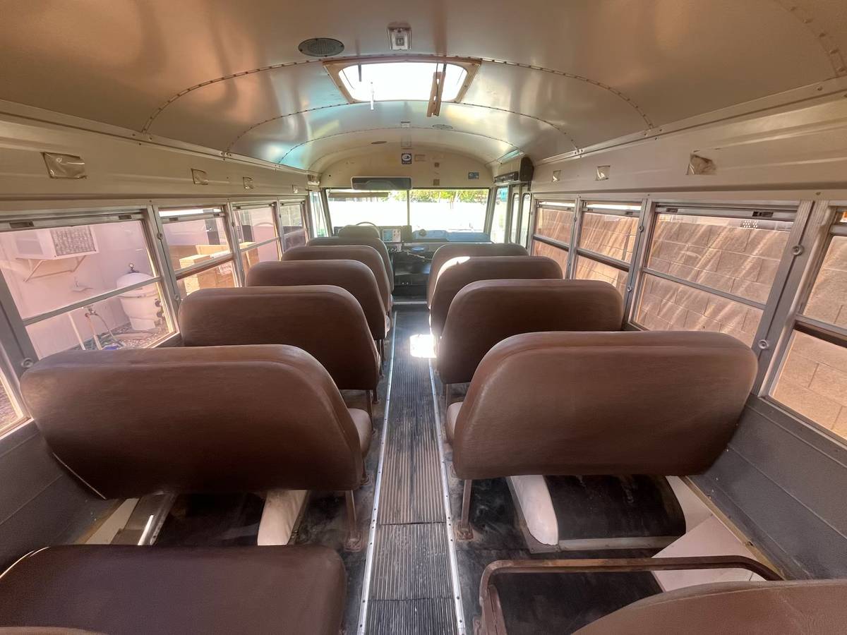 Blue-bird-school-bus-diesel-1992-yellow-9