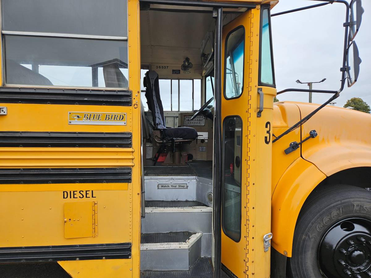 Bluebird-bus-diesel-1993-13