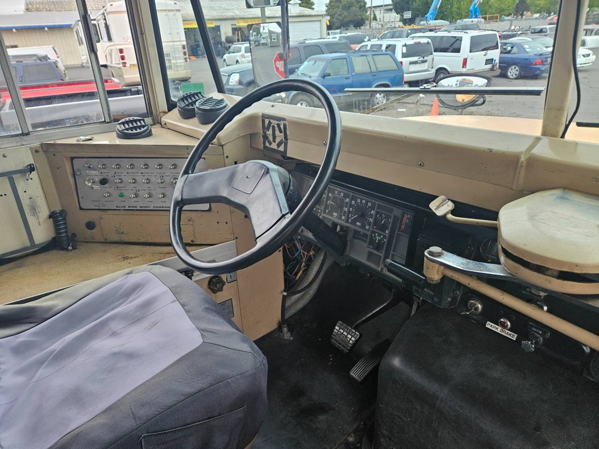Bluebird-bus-diesel-1993-6