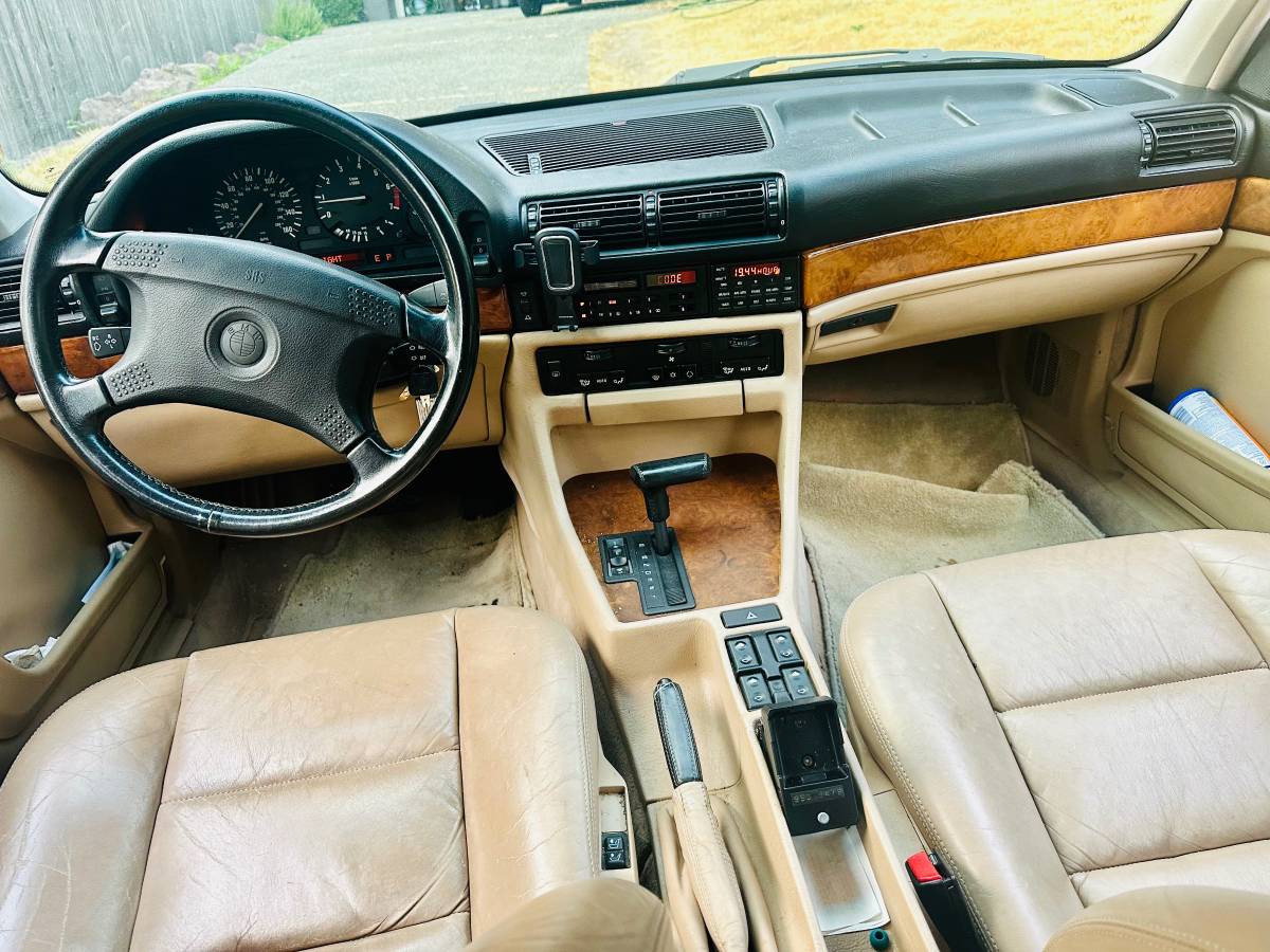 Bmw-1988-brown-6