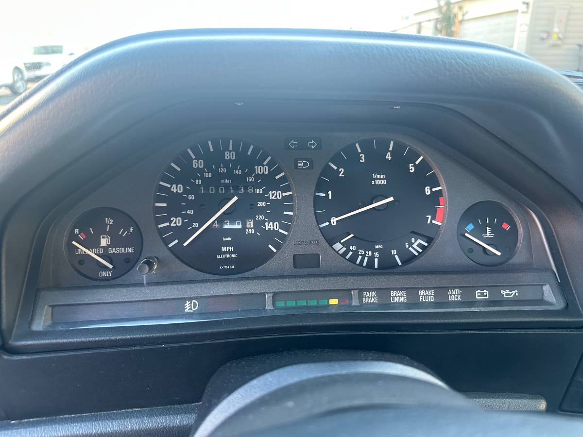 Bmw-318i-1991-11