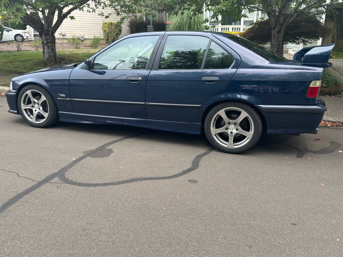 Bmw-318i-1992-purple-1