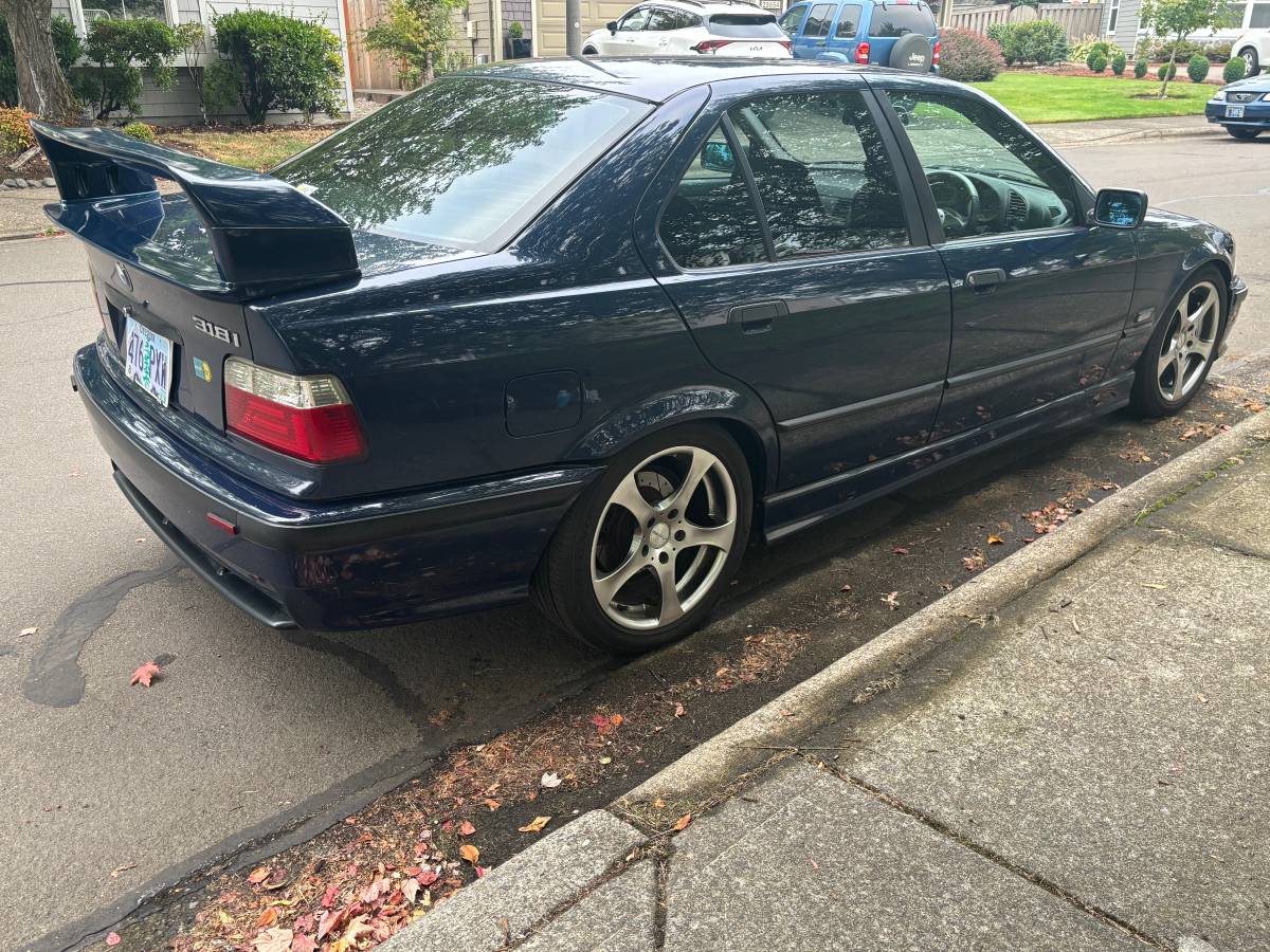 Bmw-318i-1992-purple-3