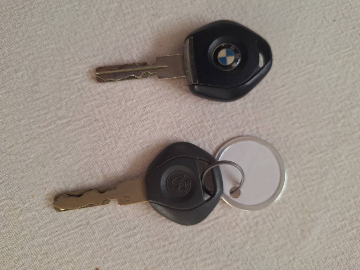Bmw-318ti-1995-white-11
