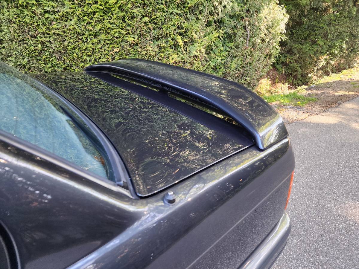 Bmw-320i-1988-black-12
