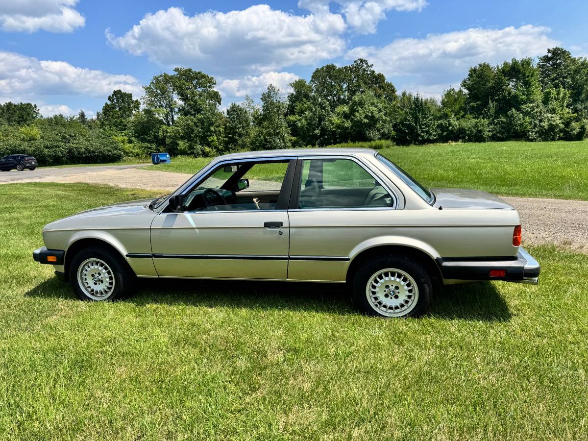 Bmw-325e-1985-silver-1