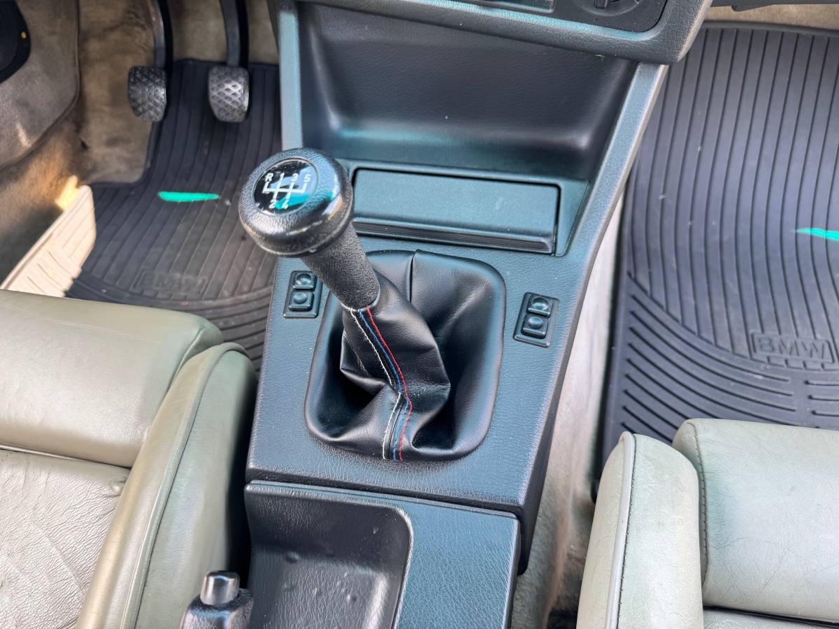 Bmw-325e-1985-silver-14