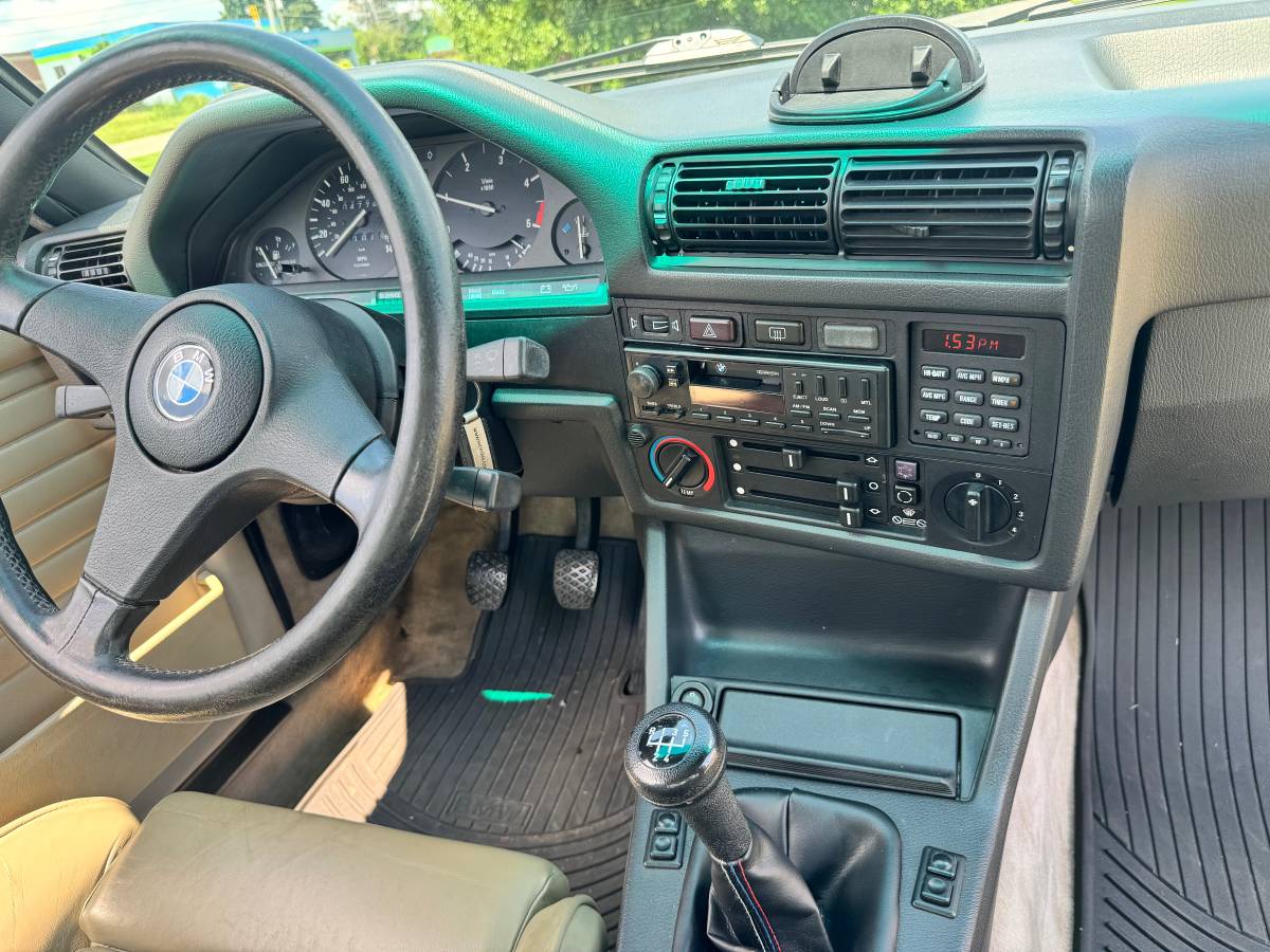 Bmw-325e-1985-silver-16