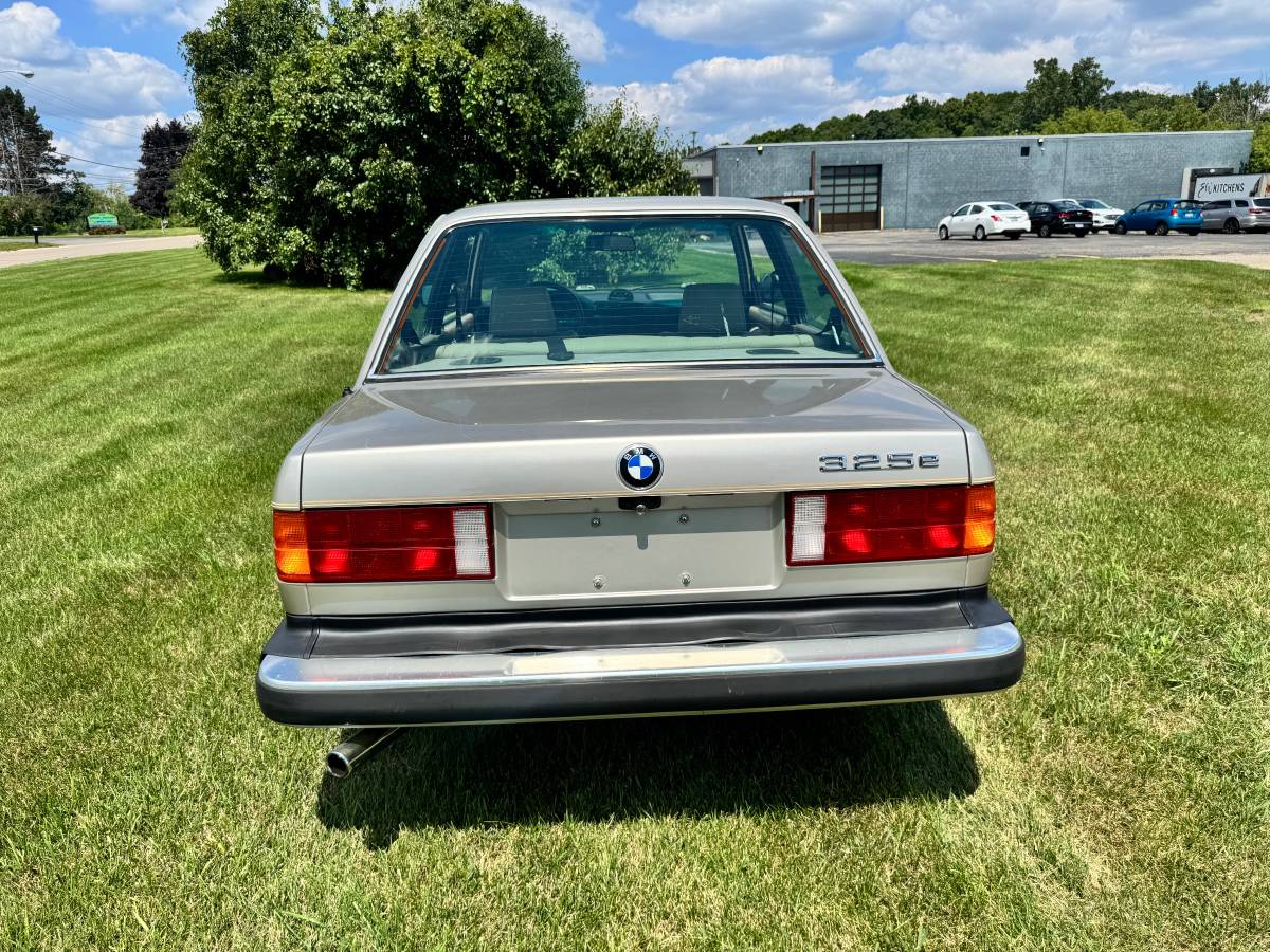 Bmw-325e-1985-silver-3