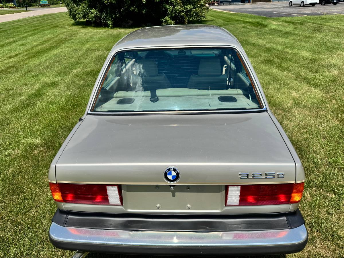 Bmw-325e-1985-silver-5