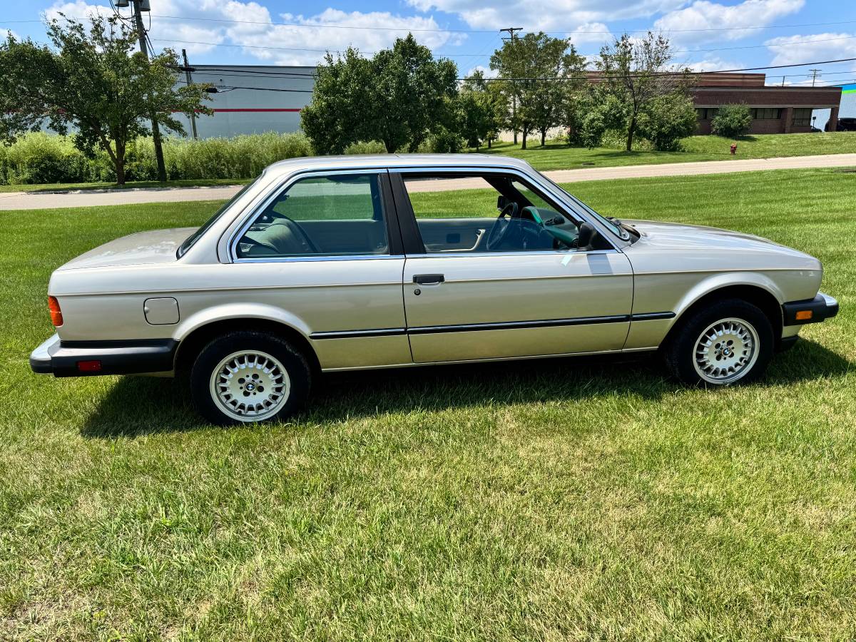 Bmw-325e-1985-silver-7